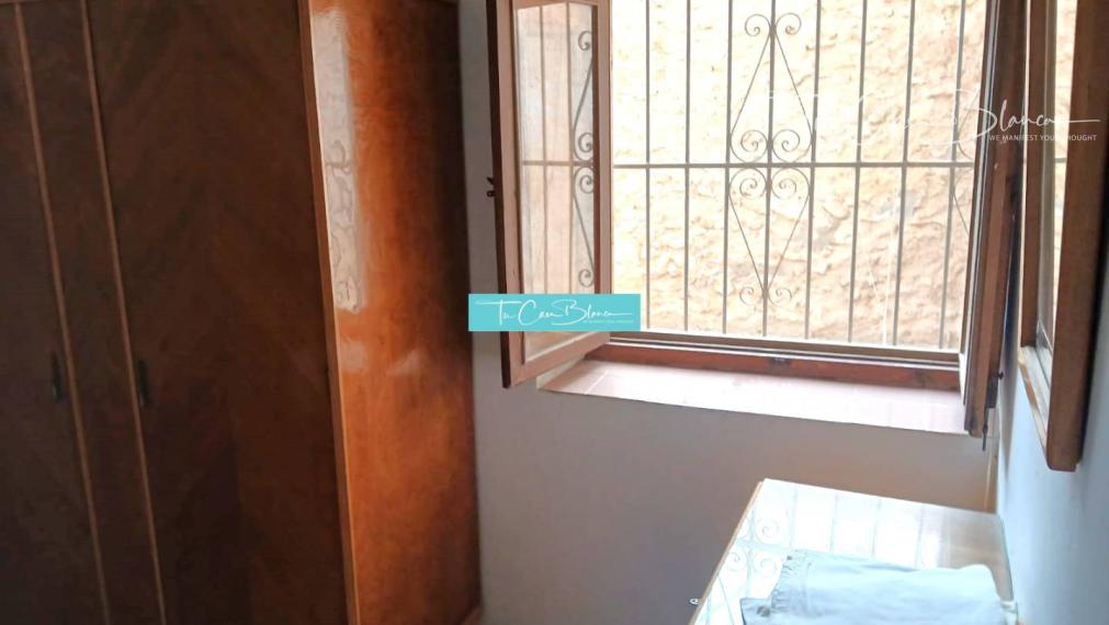 Mestský dom na kompletnú rekonštrukciu LAlfas del Pi, 216m2