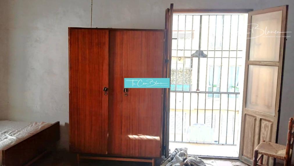 Mestský dom na kompletnú rekonštrukciu LAlfas del Pi, 216m2