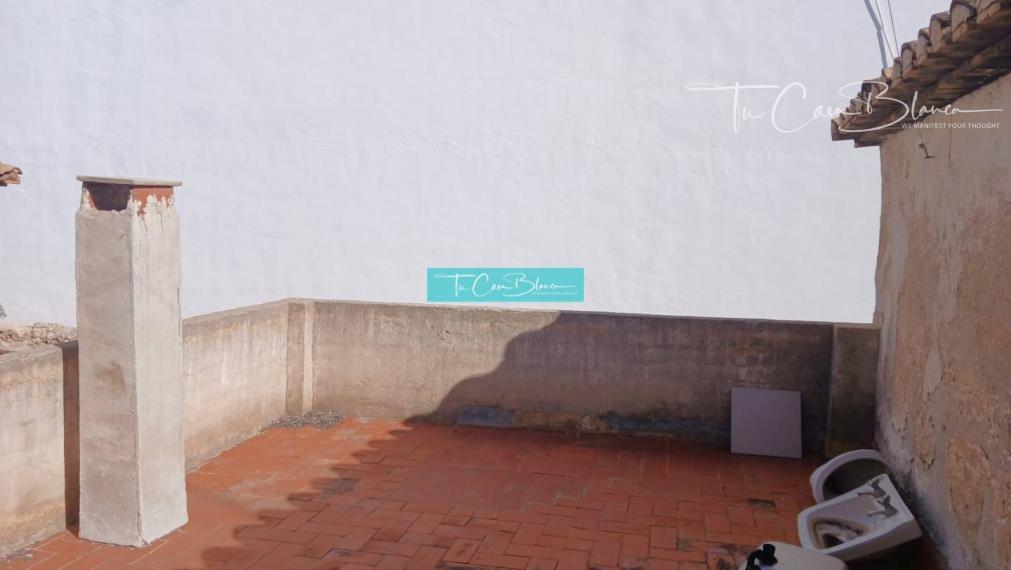 Mestský dom na kompletnú rekonštrukciu LAlfas del Pi, 216m2