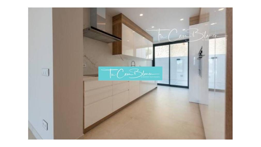 PRVÁ LÍNIA - Dokončený Apartmán Benidorm, 297m2, bazén, jacuzzi