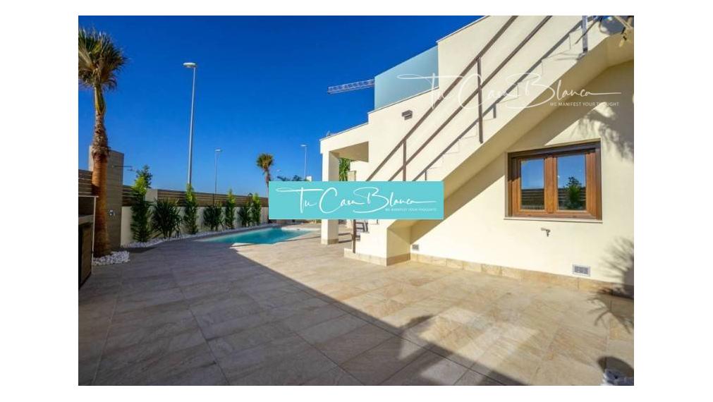 Dokončená novostavba, Rodinný dom Benijófar, 113m2, solárium, bazén 