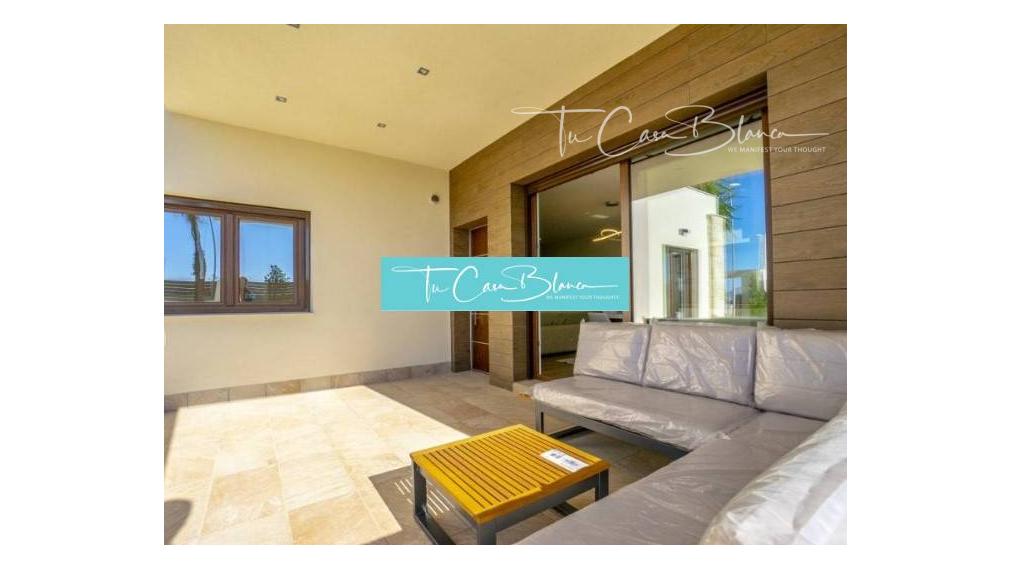 Dokončená novostavba, Rodinný dom Benijófar, 113m2, solárium, bazén 