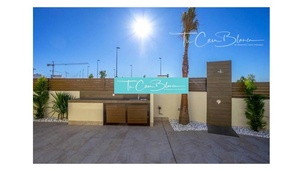 Dokončená novostavba, Rodinný dom Benijófar, 113m2, solárium, bazén 