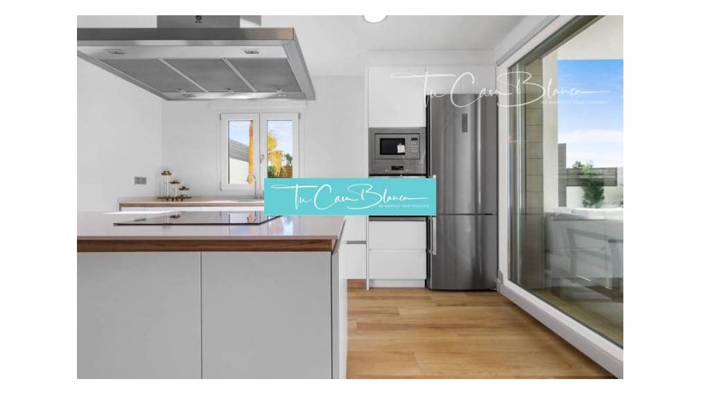 Dokončená novostavba, Rodinný dom Benijófar, 113m2, solárium, bazén 