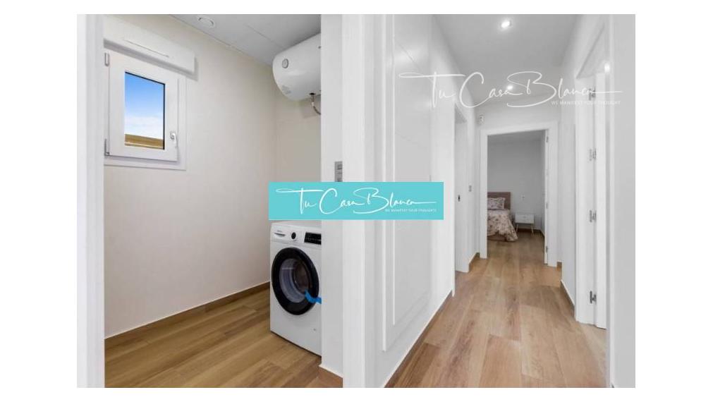 Dokončená novostavba, Rodinný dom Benijófar, 113m2, solárium, bazén 