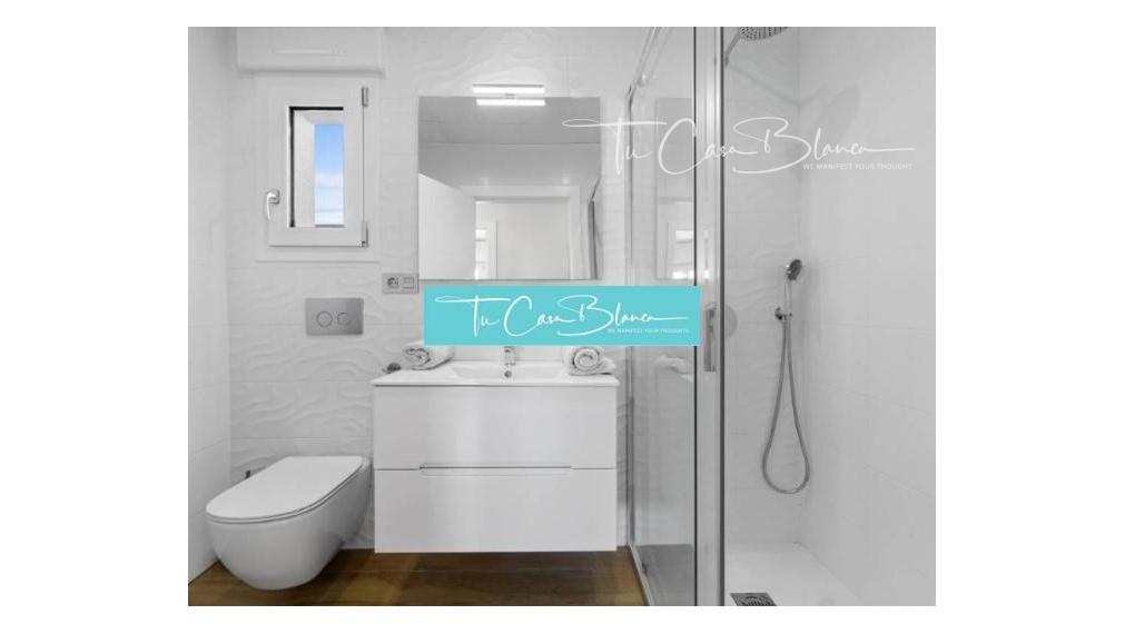 Dokončená novostavba, Rodinný dom Benijófar, 113m2, solárium, bazén 