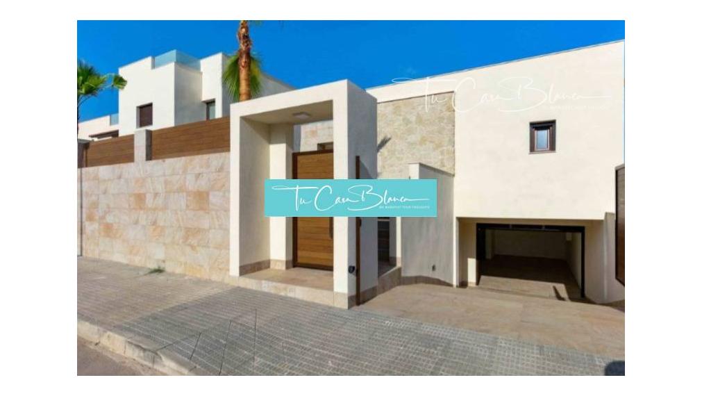 Dokončená novostavba, Rodinný dom Benijófar, 113m2, solárium, bazén 