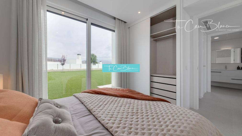 Dokončená novostavba, Vila El Campello 243m2, 647m2, 