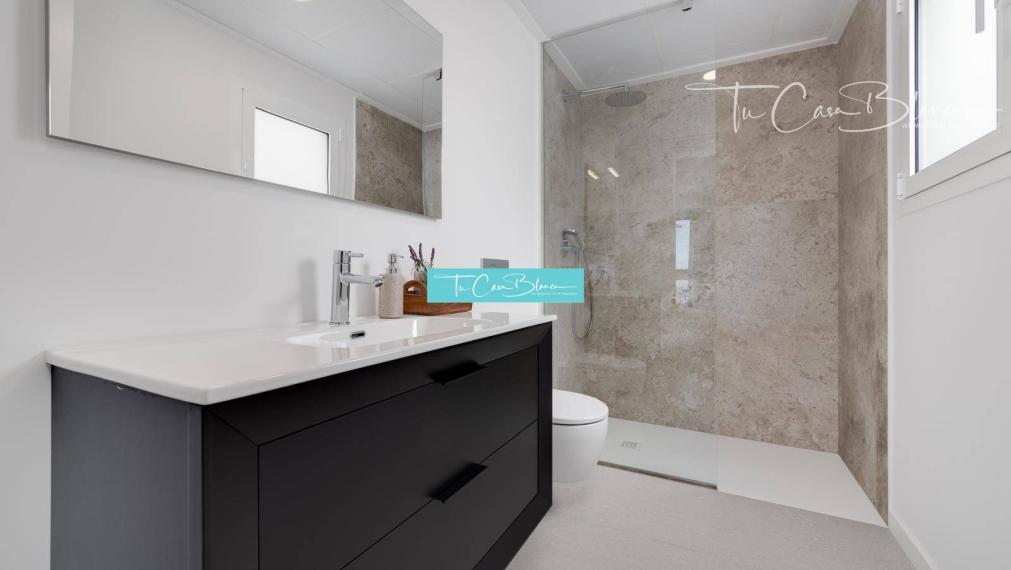 Dokončená novostavba, Vila El Campello 243m2, 647m2, 