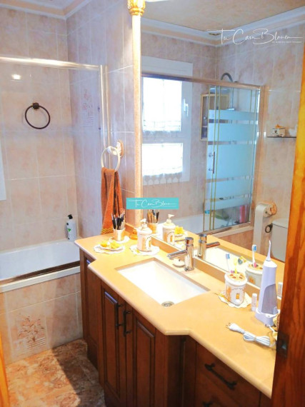 Radový dom La Nucia, 296m2, 5 spální, 2 kúpeľne, bazén, sauna 