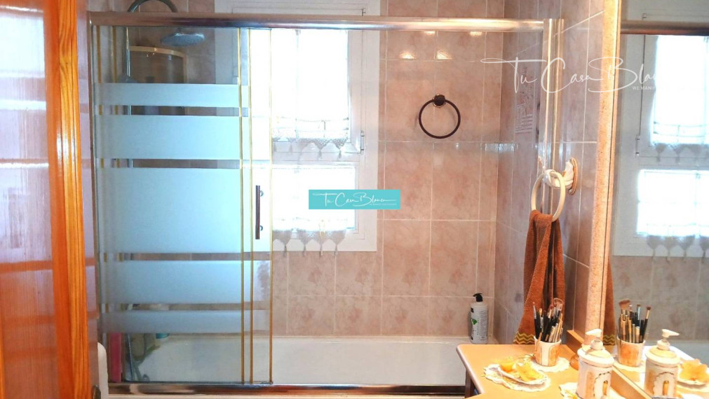 Radový dom La Nucia, 296m2, 5 spální, 2 kúpeľne, bazén, sauna 