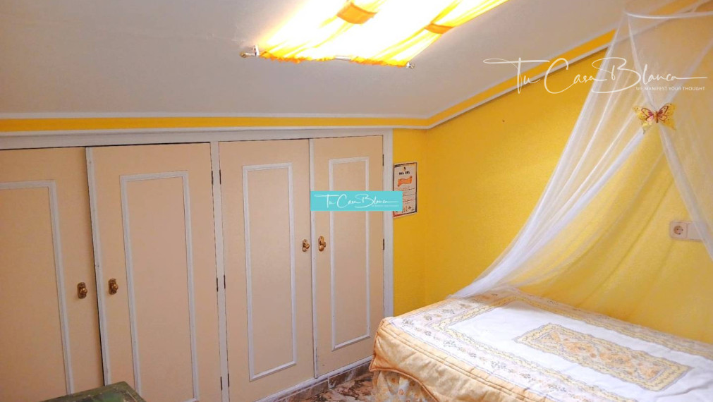 Radový dom La Nucia, 296m2, 5 spální, 2 kúpeľne, bazén, sauna 