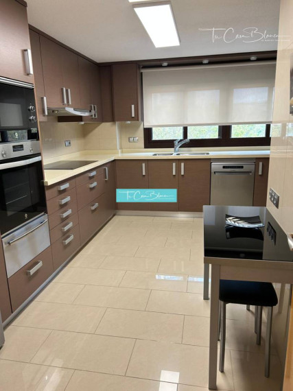 LUXUSNÝ byt Benidorm 105m2, 3spálne, bazén 