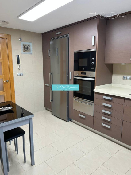 LUXUSNÝ byt Benidorm 105m2, 3spálne, bazén 