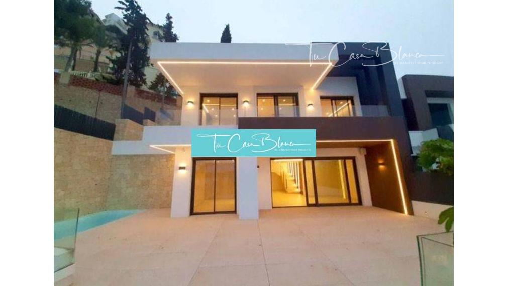 PRVÁ LÍNIA - Dokončený Apartmán Benidorm, 297m2, bazén, jacuzzi