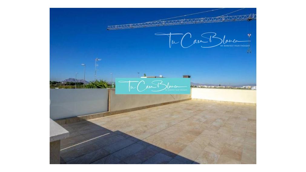 Dokončená novostavba, Rodinný dom Benijófar, 113m2, solárium, bazén 