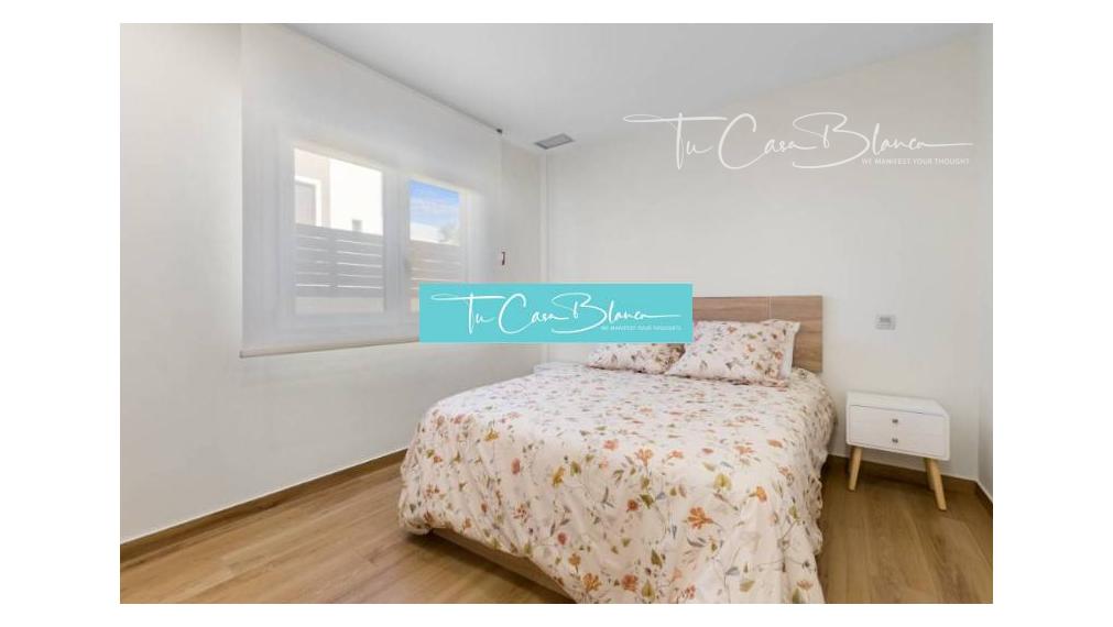 Dokončená novostavba, Rodinný dom Benijófar, 113m2, solárium, bazén 