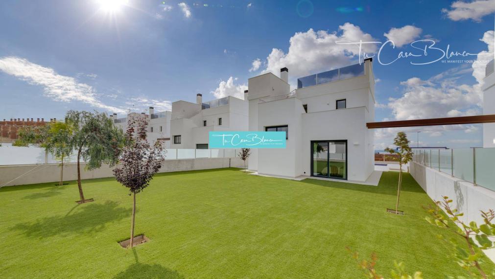 Dokončená novostavba, Vila El Campello 243m2, 647m2, 