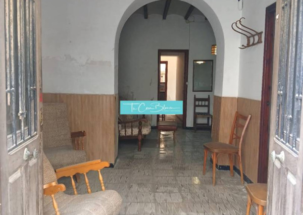 Mestský dom na kompletnú rekonštrukciu LAlfas del Pi, 216m2