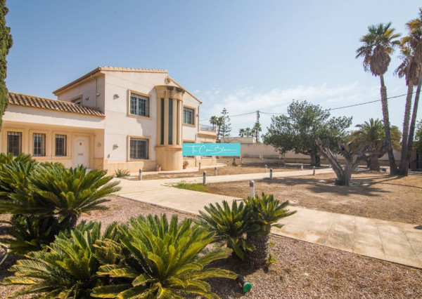 Mediterran Vila Elche, 1422 m2, 7 spální,11 kúpeľní, salón Andaluz