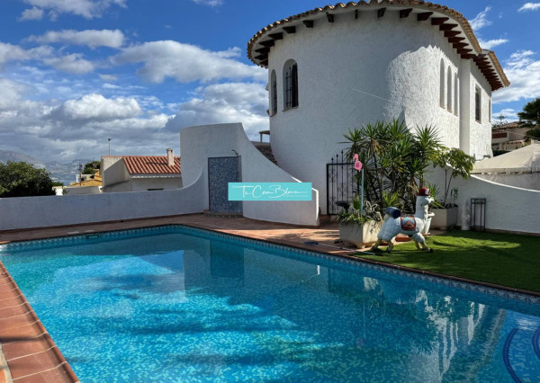 Vila Albir, 5 spální, 3 kúpeľne, samostatný bazén 